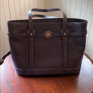 Dooney and Bourke tote in eggplant EUC